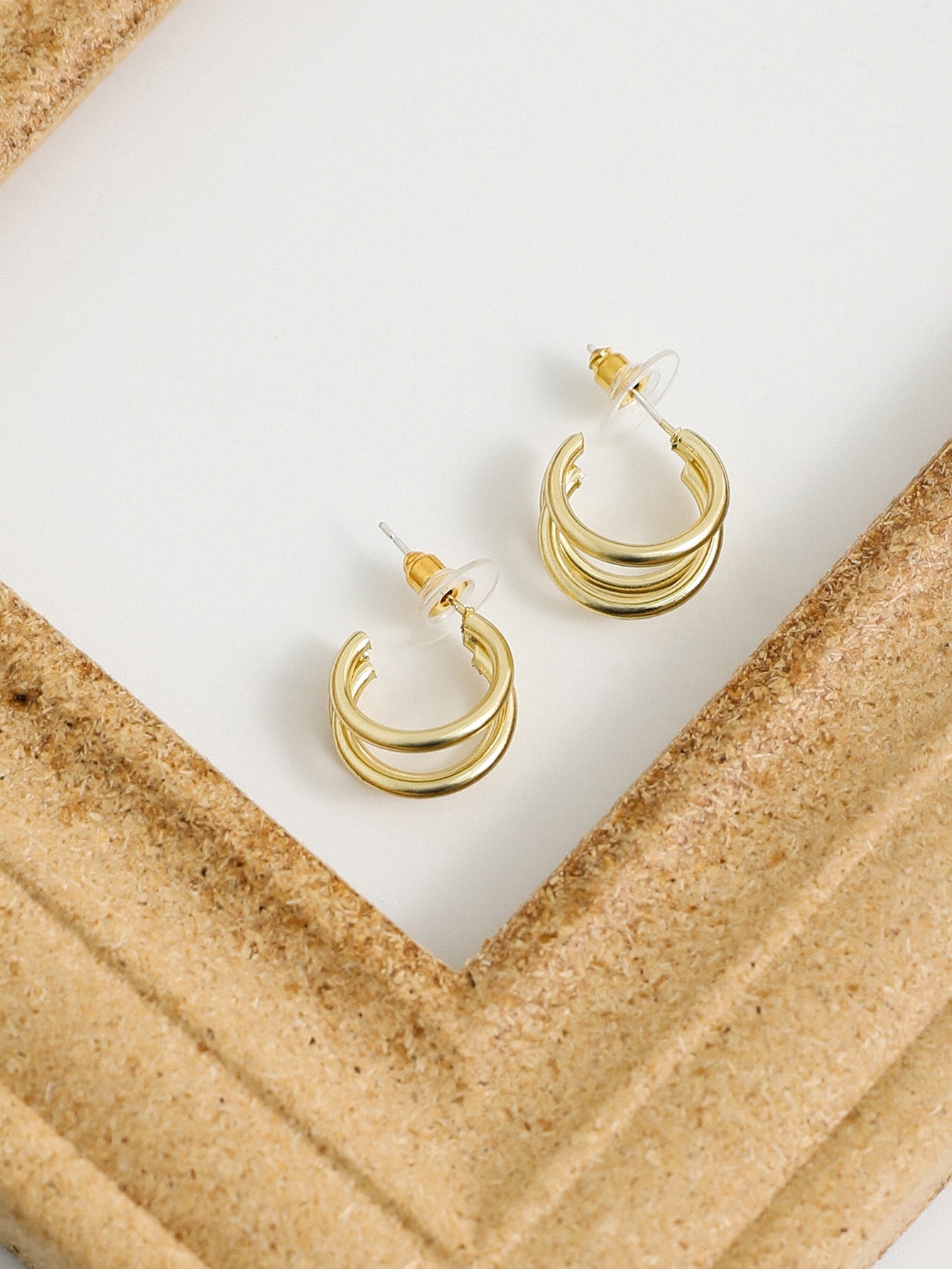 DAZY Minimalist Cuff Hoop Earrings