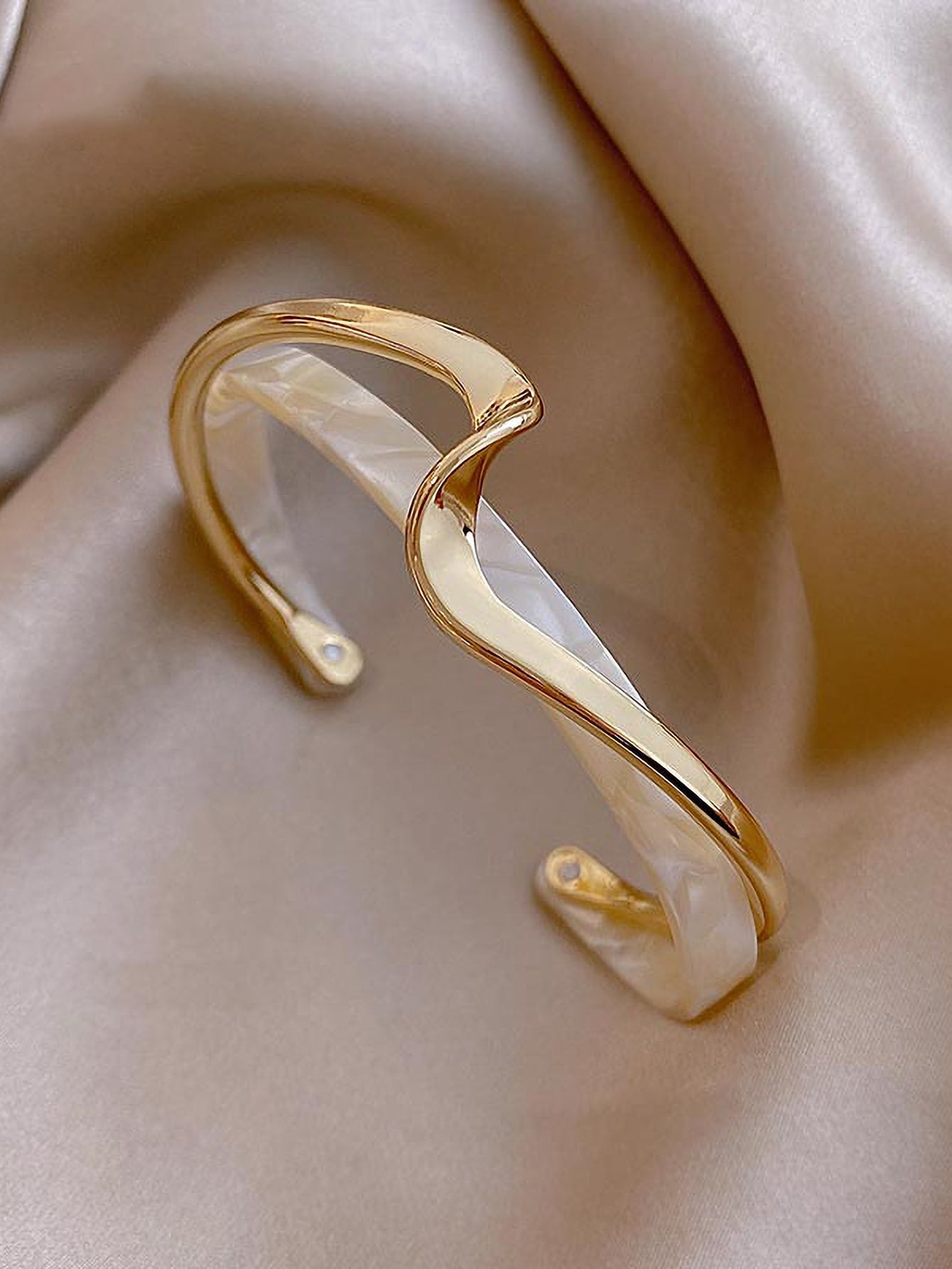 Andkiss Structured Layered Cuff Bangle