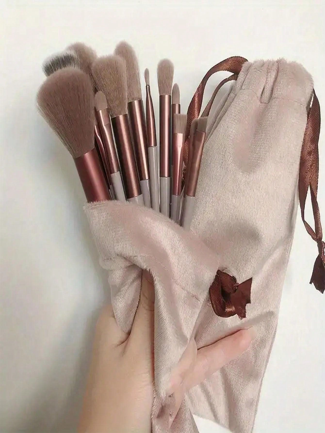 13pcs Makeup brush set 13 makeup brush set plus storage bag Non-shedding eyeshadow brush Soft ultra soft affordable brush Super soft non-shedding Beginner makeup artist 13 set brush Eyeshadow brush Contouring brush Makeup set Eyeshadow brush Soft makeup