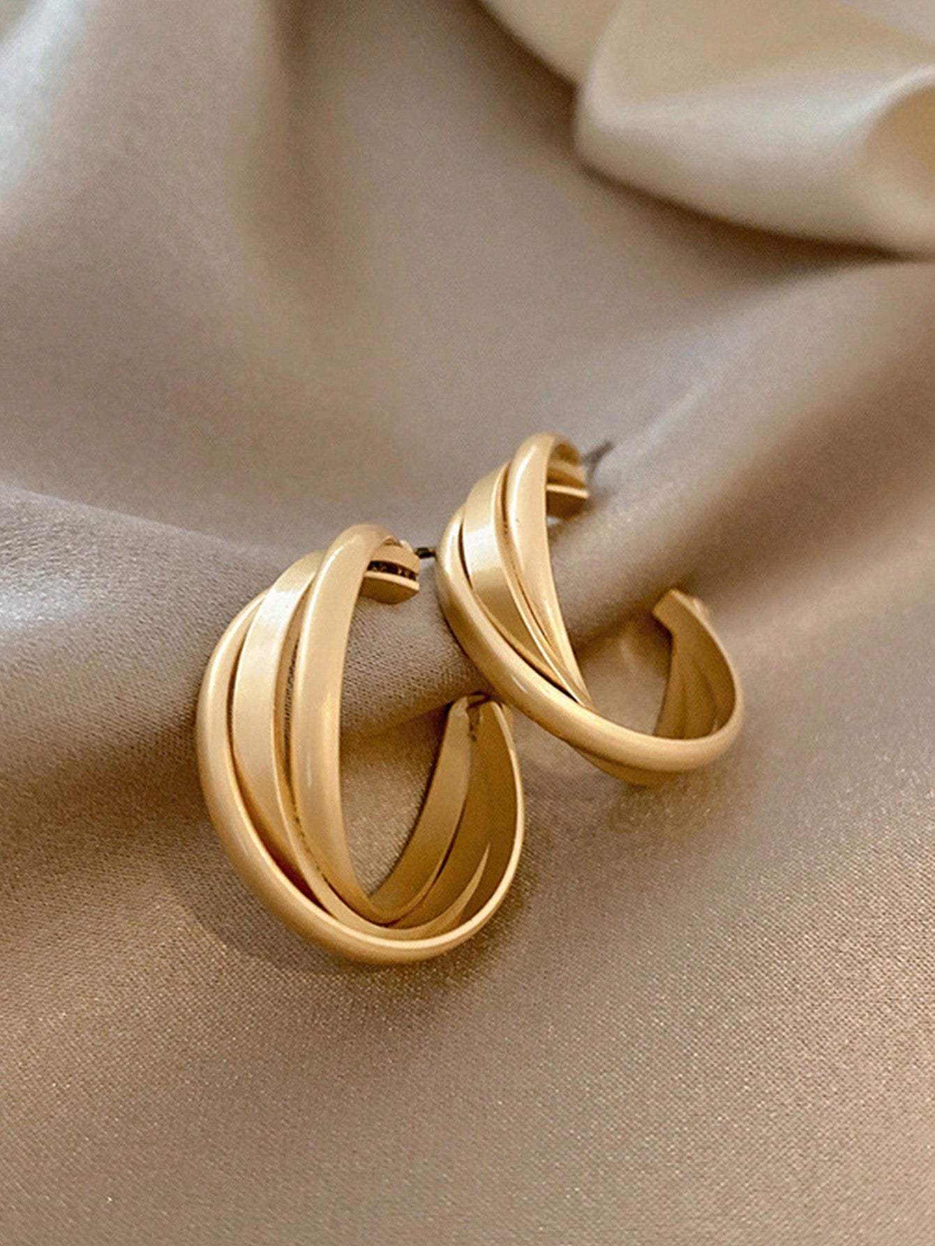 1pair Vintage Geometric Twisted Design Circle Earrings For Women With Elegant Style & High-End Feel