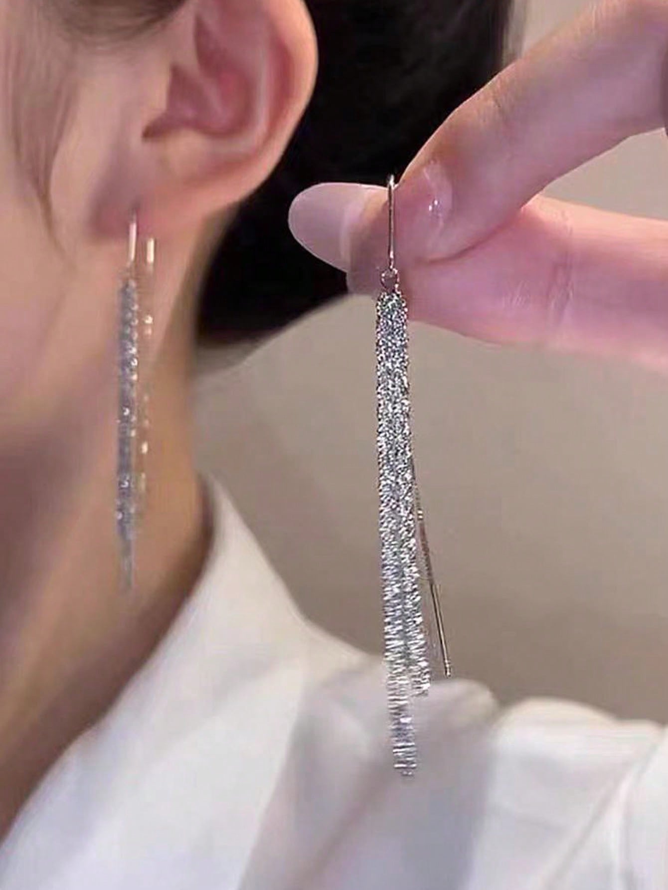 1pair Stylish Long Fringe Earrings With Glitter For Women To Show Slim Figure And High-End Style, Avoiding Lost